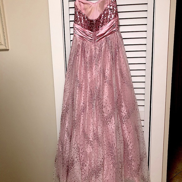Betsy Adam gown - Picture 1 of 2
